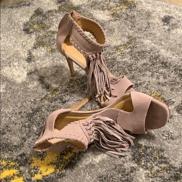 Chinese Laundry taupe stilettos siz 8 - Picture 2 of 4